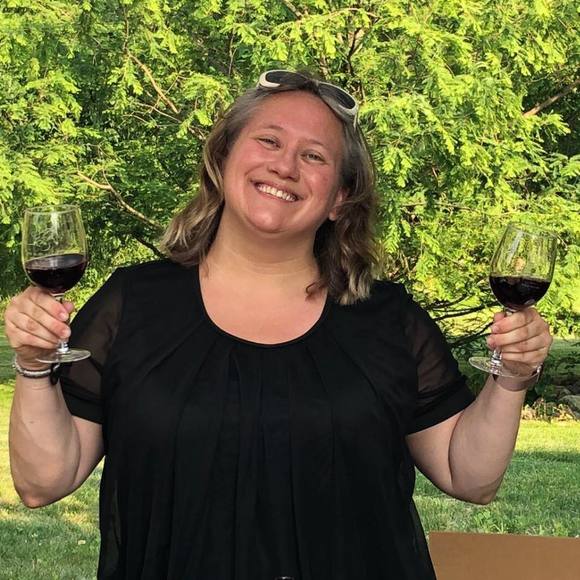 Meet your Posher, Amanda - Picture 1 of 1